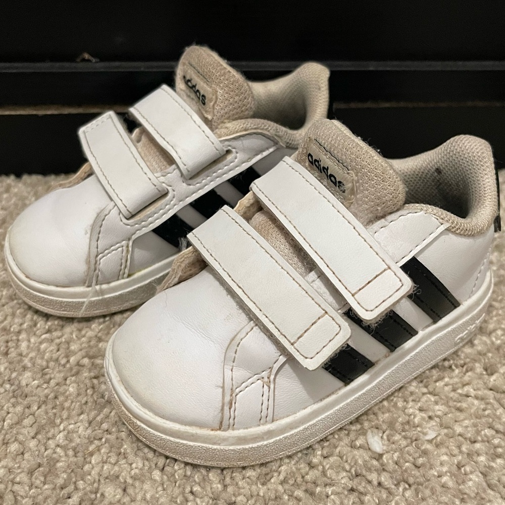 Toddler adidas size 5k
